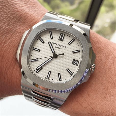 patek philippe nautilus white dial reference 5711|Patek Philippe Nautilus ref 5711.